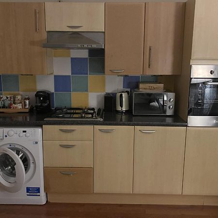& Cosy Apartment In The Heart Of Stokes Croft Bristol Zewnętrze zdjęcie