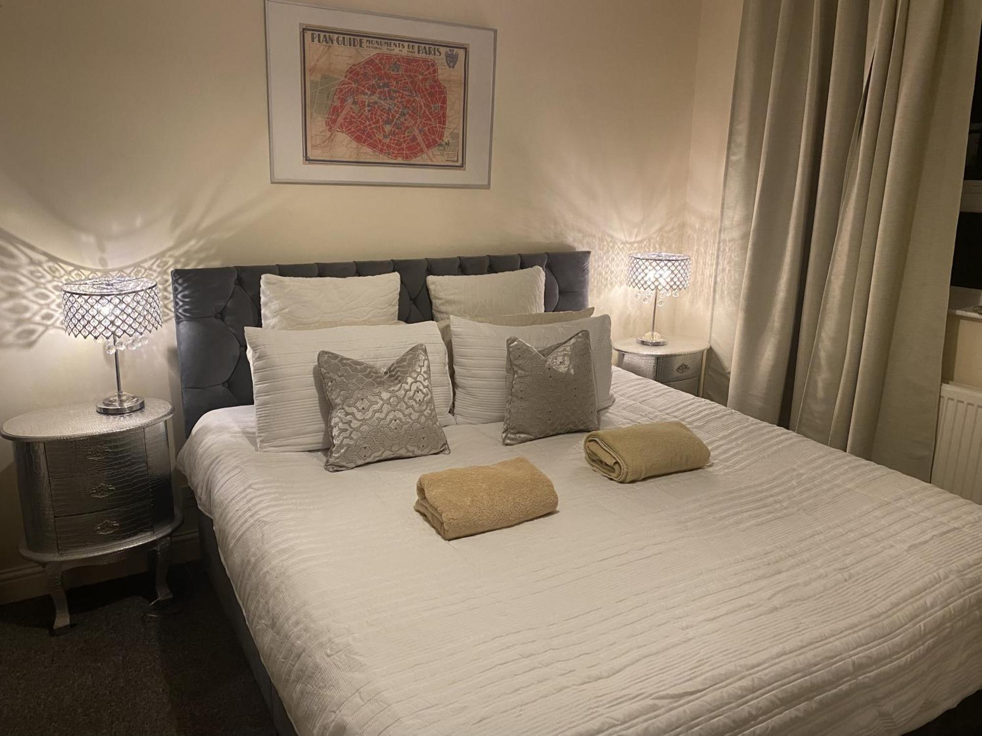 & Cosy Apartment In The Heart Of Stokes Croft Bristol Zewnętrze zdjęcie